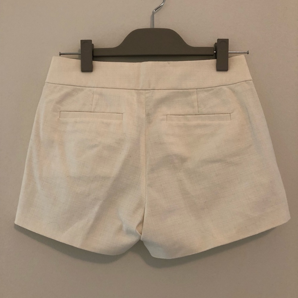 J Crew Pleated White Shorts in 00 - Picture 3 of 4